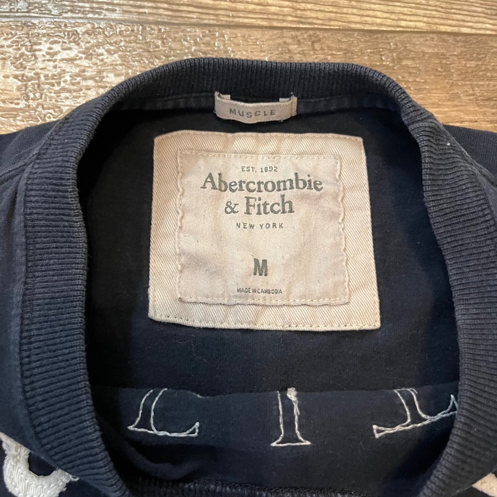 Abercrombie & Fitch Womens Muscle Tee Navy Blue Graphic Logo T-Shirt Size M - Picture 2 of 6